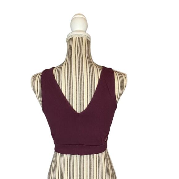 Charlotte Russe Cut Out Sleeveless Crop Top Maroon Women Sz S - Picture 2 of 8